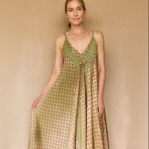 Maxi Green Silky Long A-Line Spaghetti Strap Boho V-Neck Drama Print Dress